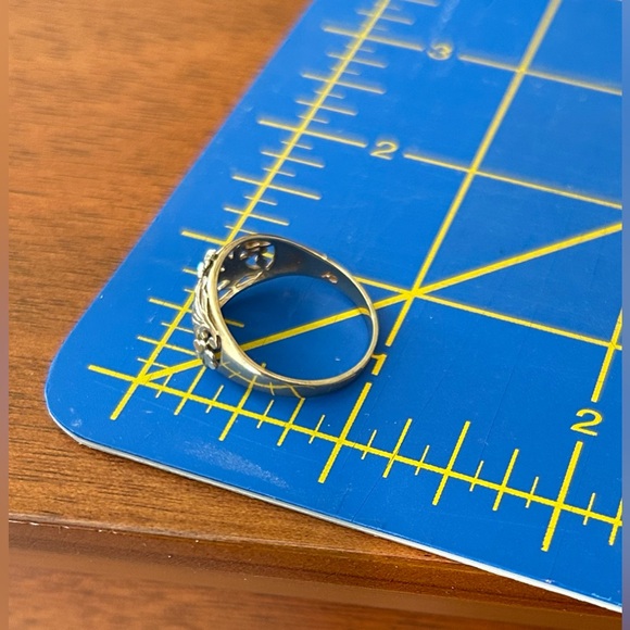 10K Yellow Gold Ring With Rose and White Gold Flowers Size 9 - Picture 4 of 11